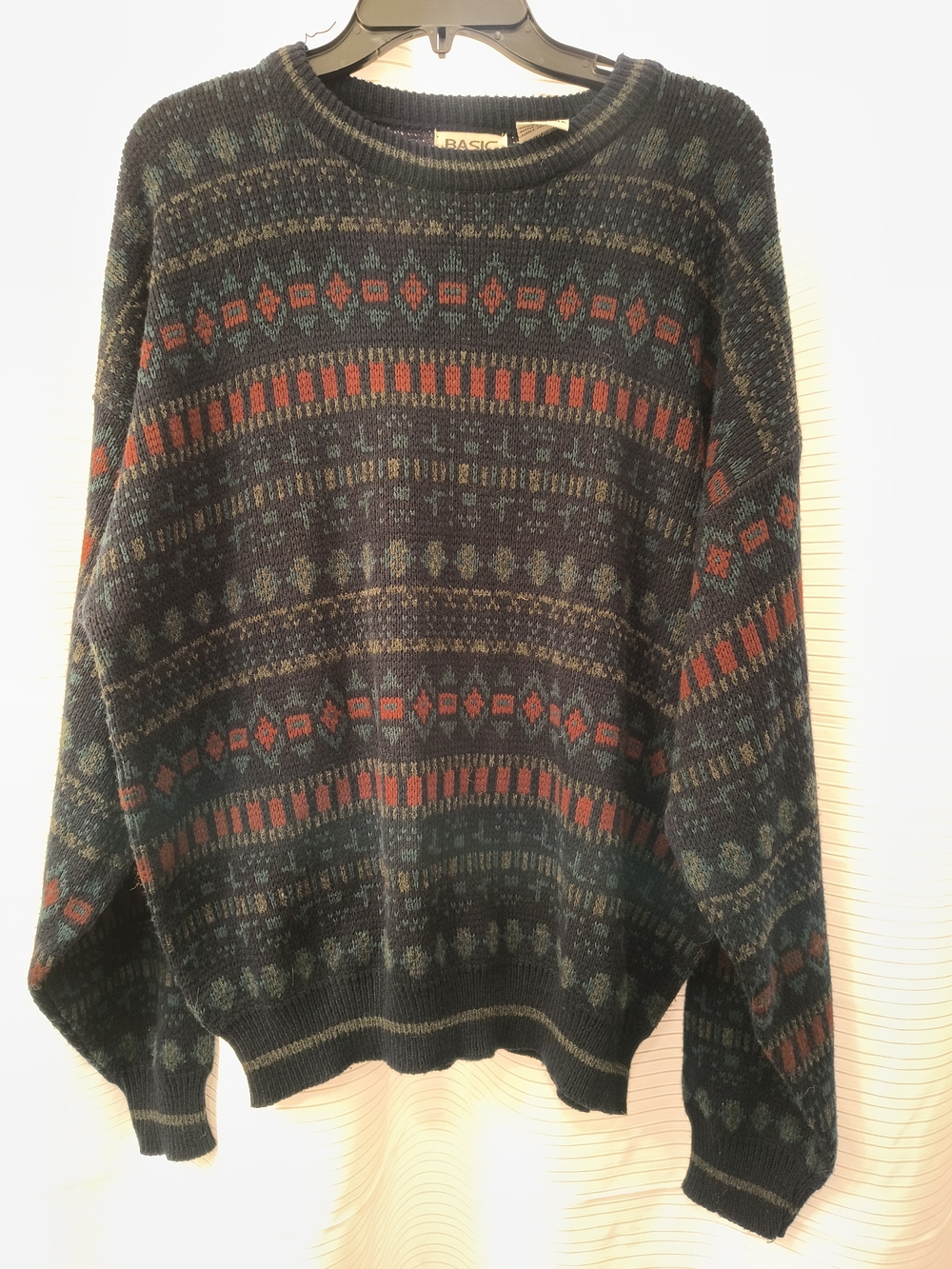 Basic Editions Men's Fair Isle Crewneck Sweater in Dark Green with Red Accents